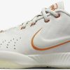 Zapatillas de baloncesto Intersport Nike Lebron XXIAkoya light bone/coconut milk/dark russet/campfire orange