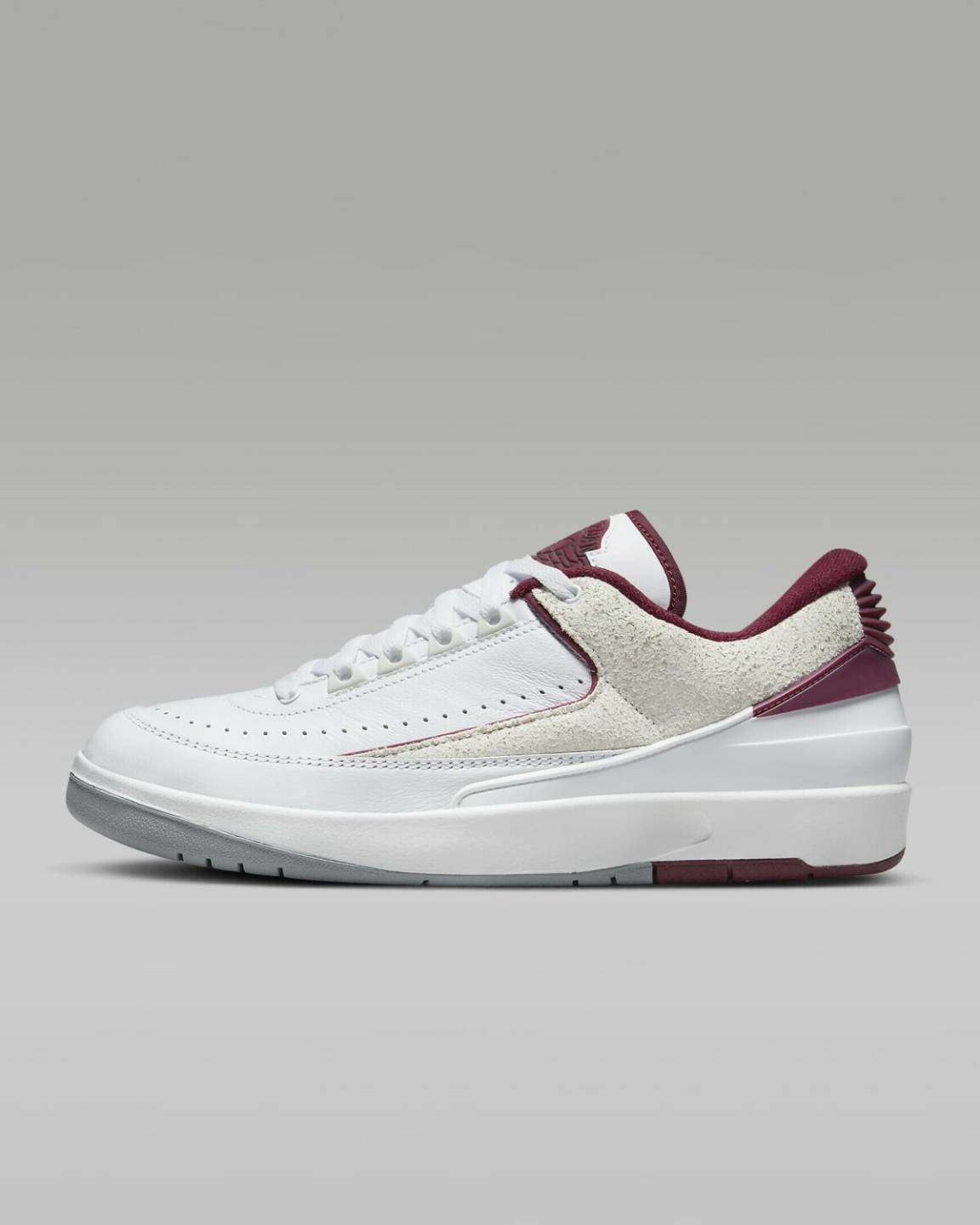 Zapatillas de baloncesto Intersport Nike Air Jordan 2 Retro Low(DV9956) white/light steel grey/cherrywood red