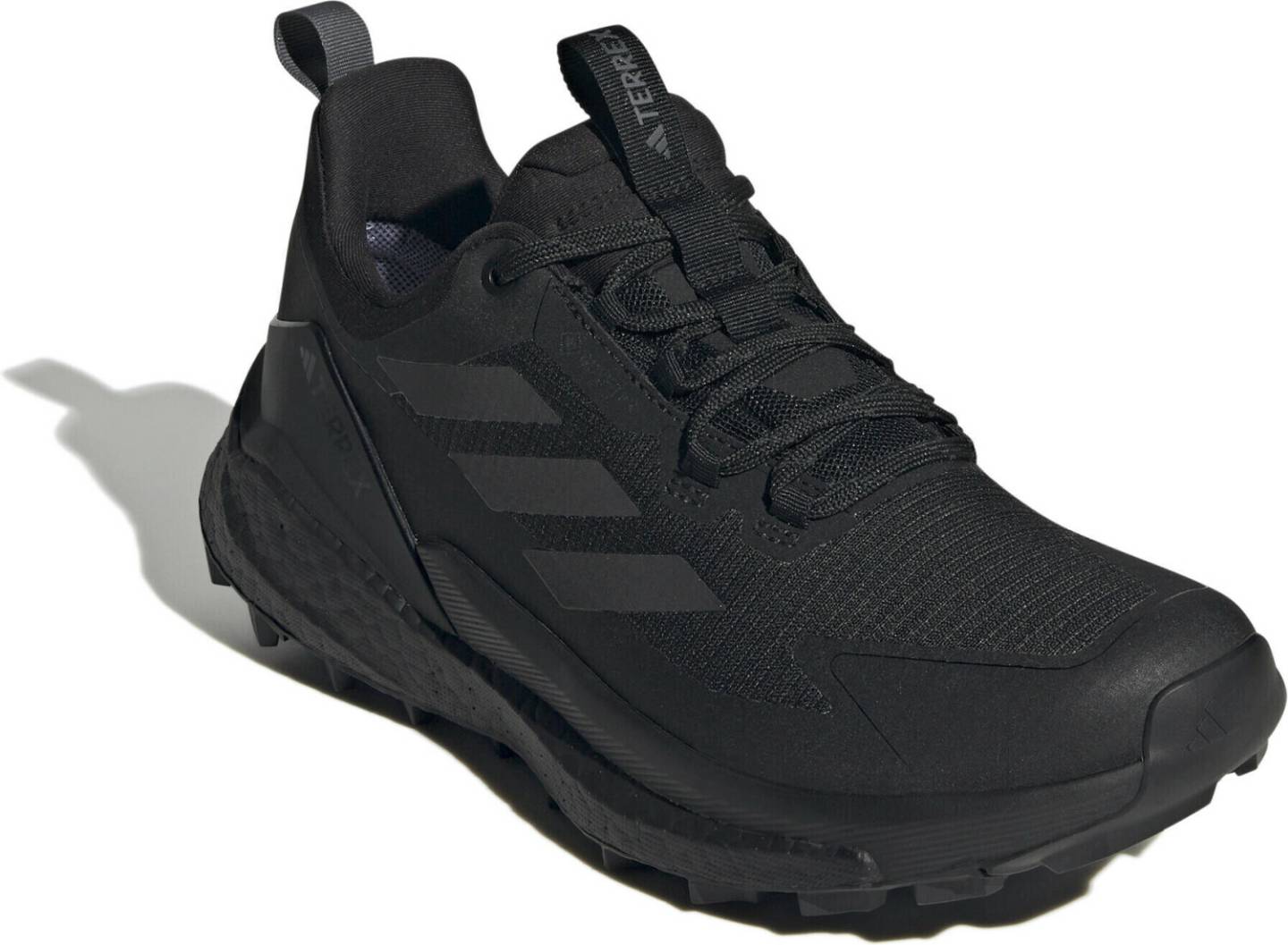 Calzado de montaña Intersport Adidas Terrex Free Hiker 2.0 Low GTX Women(IE7657) black negro