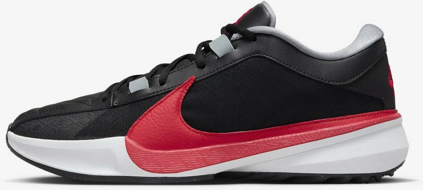 Intersport Nike Freak 5 (DX4985)black/pure platinum/wolf grey/university red Zapatillas de baloncesto