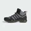 Calzado de montaña Intersport Adidas Terrex Swift R2 Mid GTX(IH2602) solid grey/core black gris