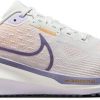 Zapatillas running Intersport Nike Vomero 17 Womenphoton dust/lilac bloom/white/daybreak rosa